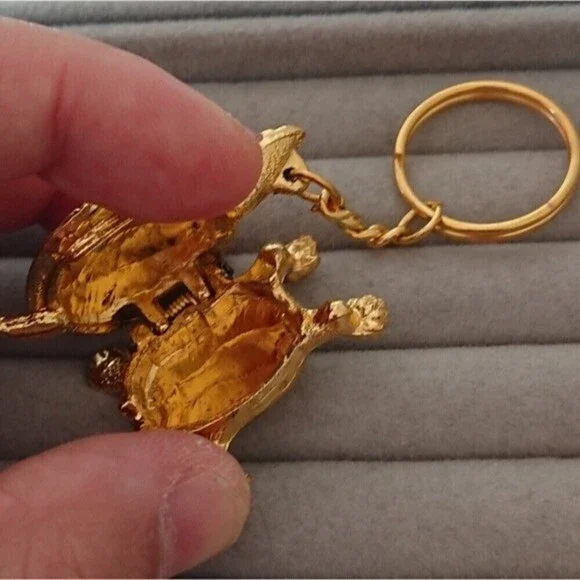 Gold tone Turtle With Colorful Shell Keychain/charm - Picture 3 of 7